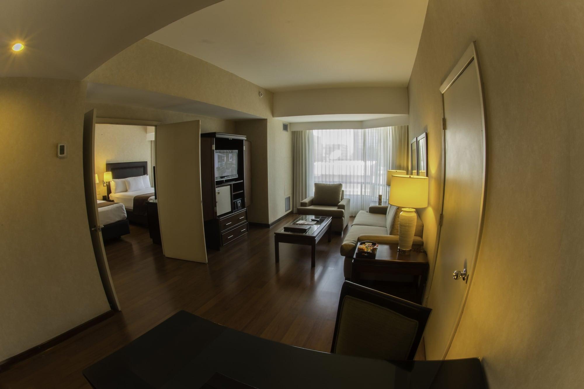 แคลเรียน สวีท กัวเตมาลา ซิตี้ Hotel Guatemala City ภายนอก รูปภาพ A typical two-bedroom suite