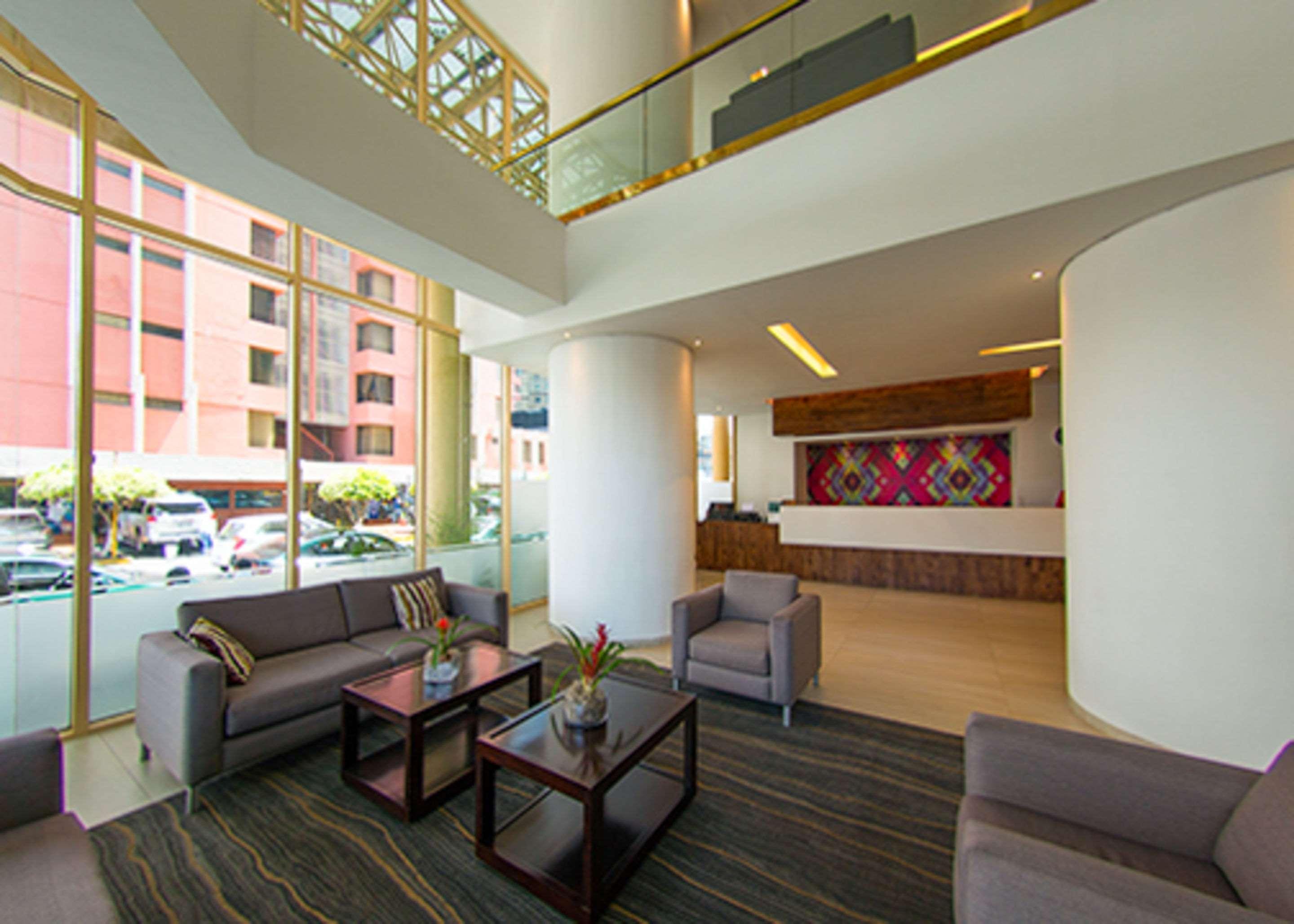 แคลเรียน สวีท กัวเตมาลา ซิตี้ Hotel Guatemala City ภายนอก รูปภาพ Lobby