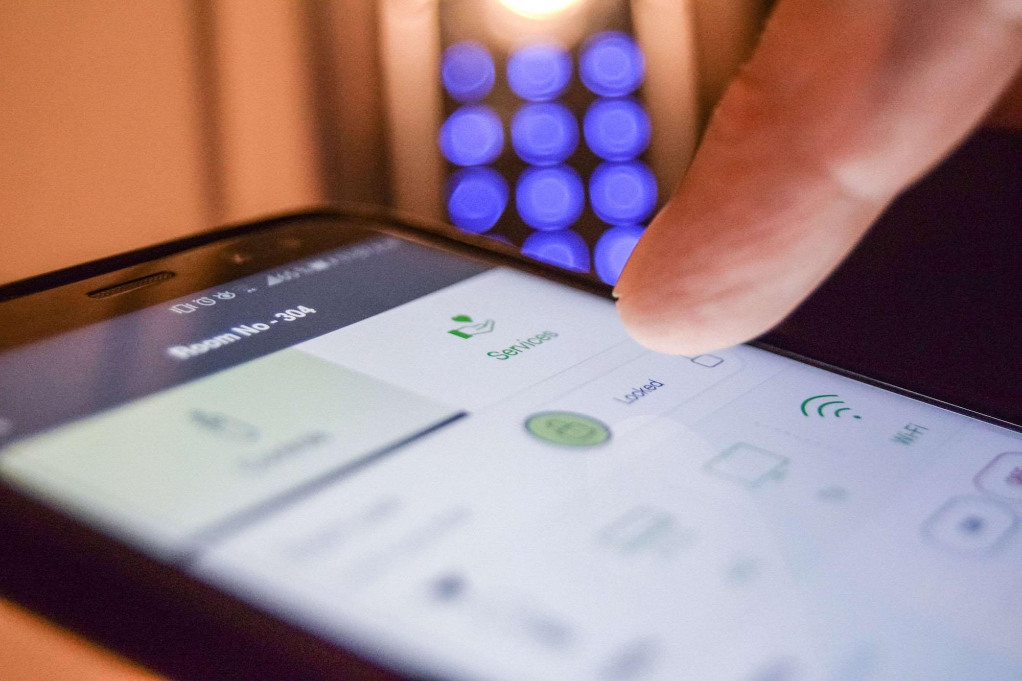 แคลเรียน สวีท กัวเตมาลา ซิตี้ Hotel Guatemala City ภายนอก รูปภาพ A smartphone with a touchscreen