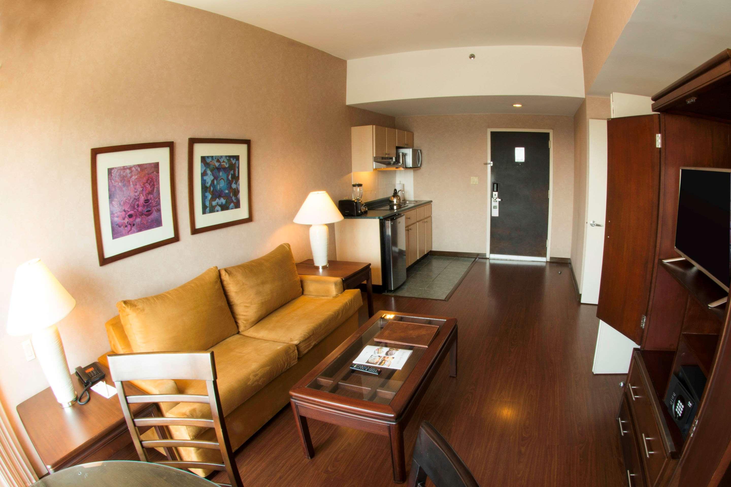 แคลเรียน สวีท กัวเตมาลา ซิตี้ Hotel Guatemala City ภายนอก รูปภาพ A typical one-bedroom apartment