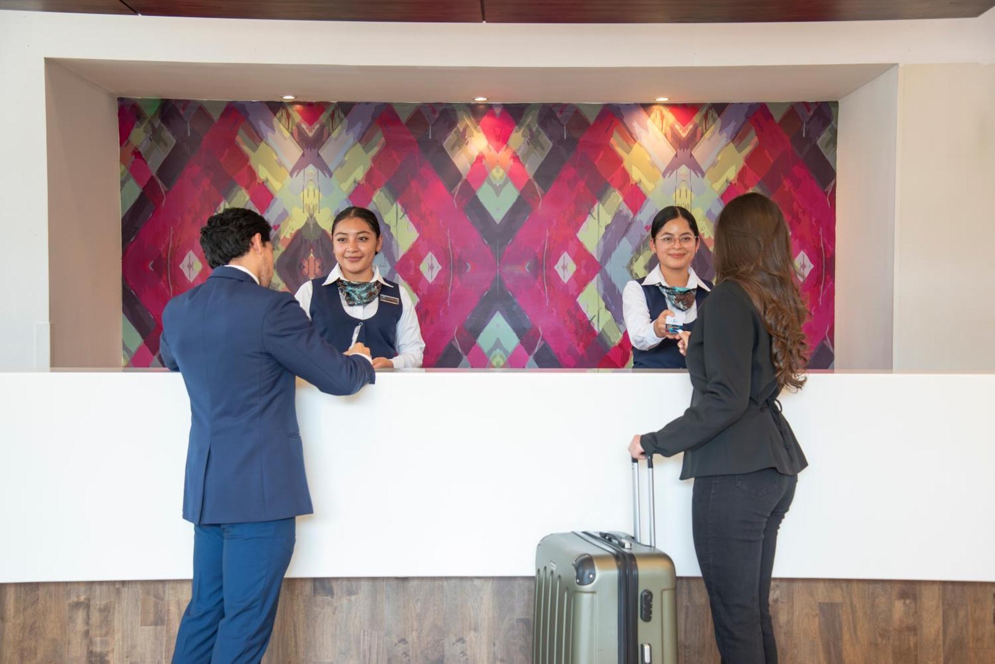 แคลเรียน สวีท กัวเตมาลา ซิตี้ Hotel Guatemala City ภายนอก รูปภาพ