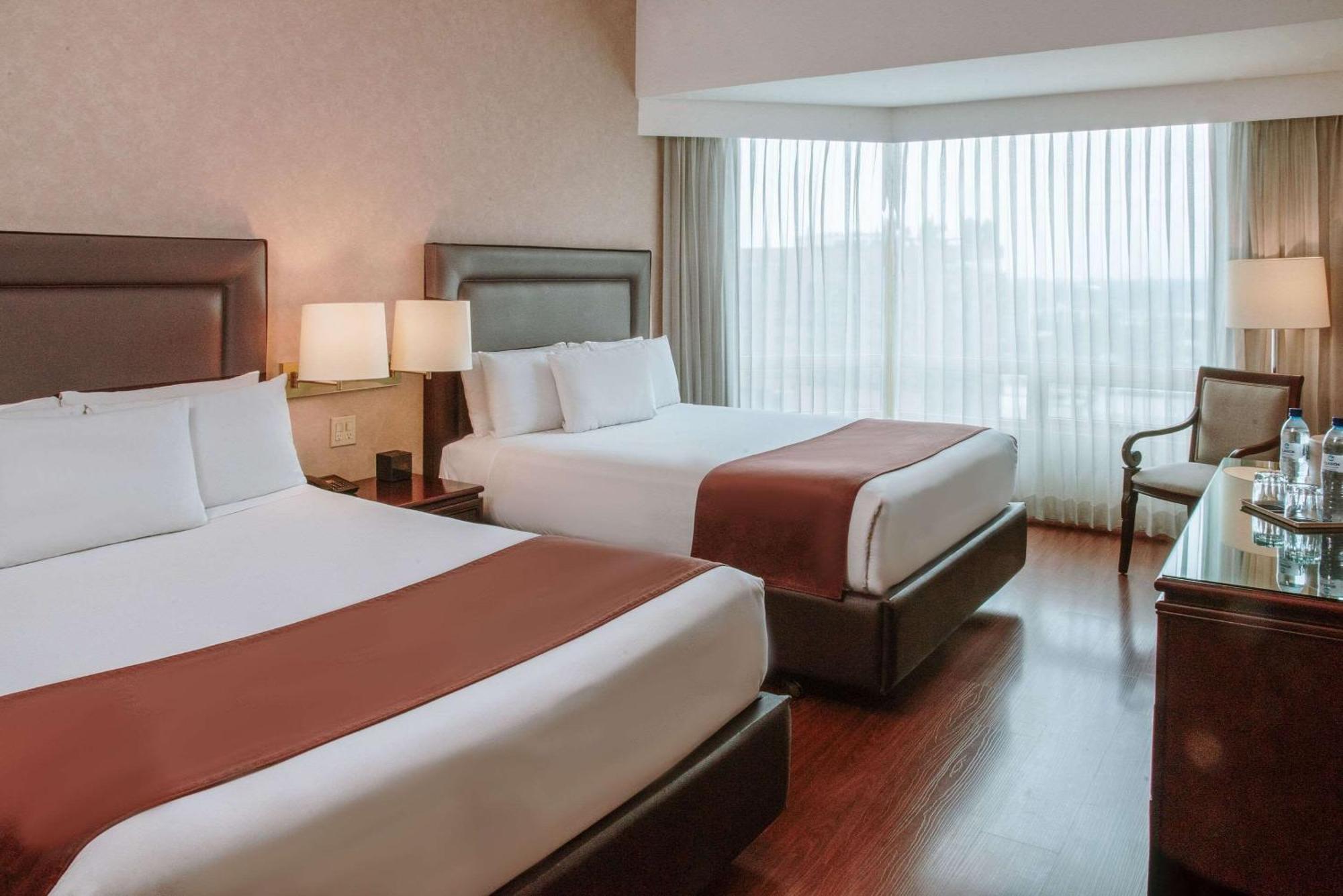 แคลเรียน สวีท กัวเตมาลา ซิตี้ Hotel Guatemala City ภายนอก รูปภาพ A room at the hotel